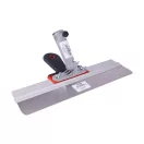 Kann auf einen zusätzlichen Spachtelstielhalter gekippt werden