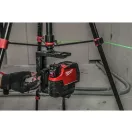 MILWAUKEE Akku-Kreuzlinien- und Punktlaser M12 CLLP-301C (1 x 3,0 Ah Akku + USB-Ladekabel)