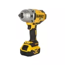 DEWALT Akku-Schlagschrauber 18 V ohne Kohlebürste (2 x 5,0 Ah Akku + Ladegerät) DCF899P2