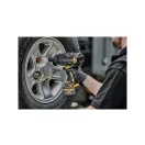 DEWALT Akku-Schlagschrauber 18 V ohne Kohlebürste (2 x 5,0 Ah Akku + Ladegerät) DCF900P2G